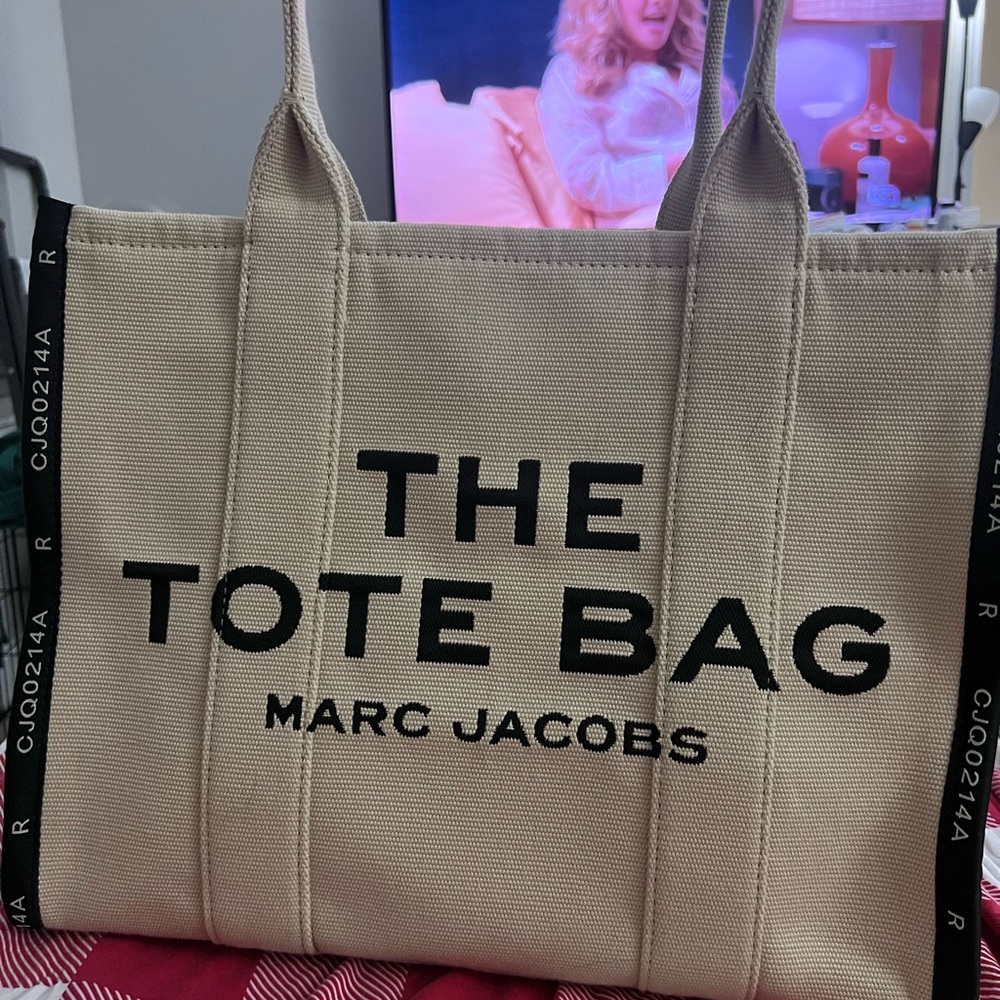 Marc Jacobs Tan Tote Bag